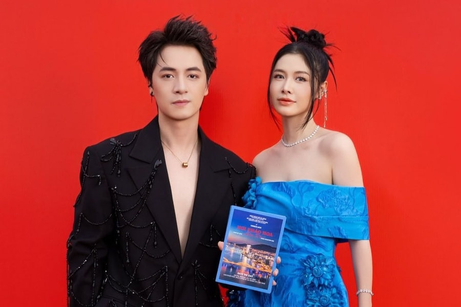 Thời trang sánh đôi của vợ chồng Đăng Khôi