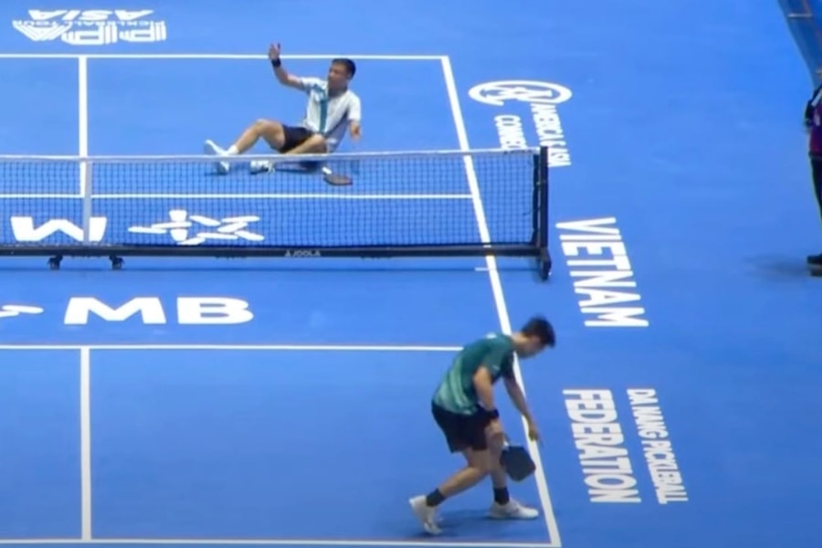 Quăng vợt, khẩu chiến trên sân Pickleball