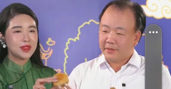 Cục trưởng lên sóng livestream bán bánh trung thu