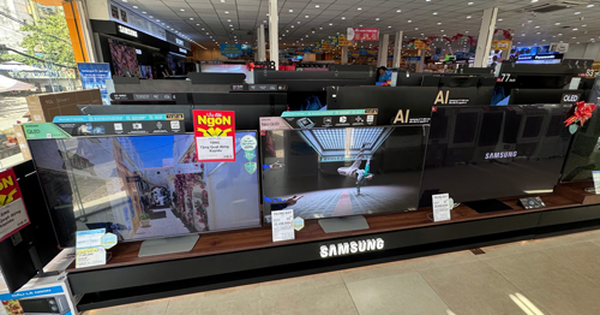Tivi tồn kho lớn, giá giảm sâu