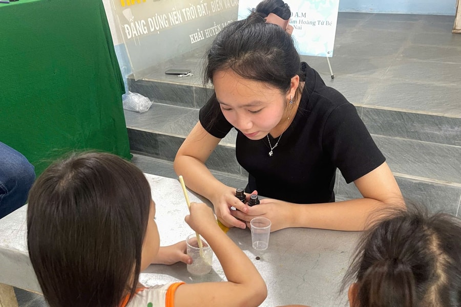 Chung tay mang Trung thu đến với các em thiếu nhi có hoàn cảnh khó khăn