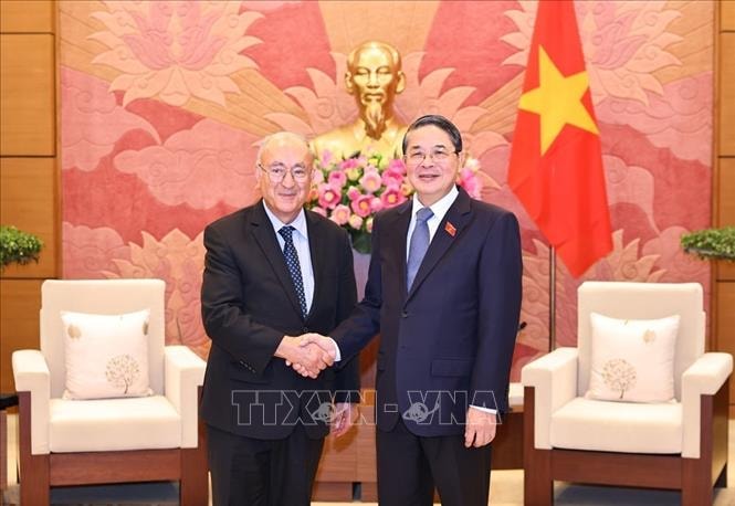 Phó Chủ tịch Quốc hội Nguyễn Đức Hải tiếp Chủ tịch Tổ chức Hỗ trợ đại học thế giới (Đức)