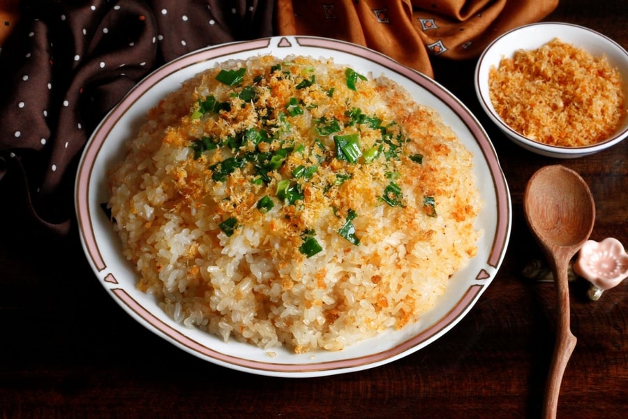 Món xôi tôm cho ngày mưa bão