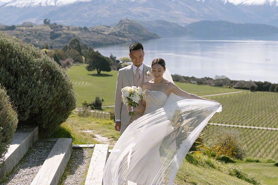 Hồ Định Hân cưới giữa núi đồi