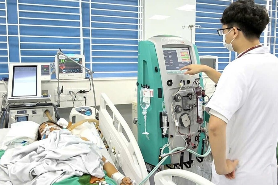 Bùn, nước lũ chứa những mầm bệnh nguy hiểm nào?