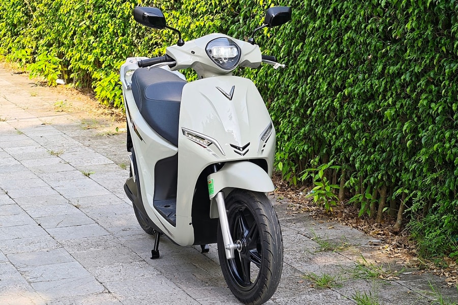 Xe máy điện Feliz 2025 hai pin - gấp đôi quãng đường di chuyển