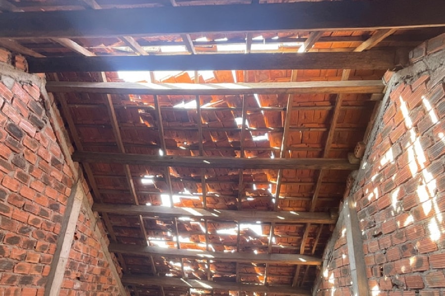 Trường học ở Quảng Ngãi hư hỏng sau 24 trận động đất