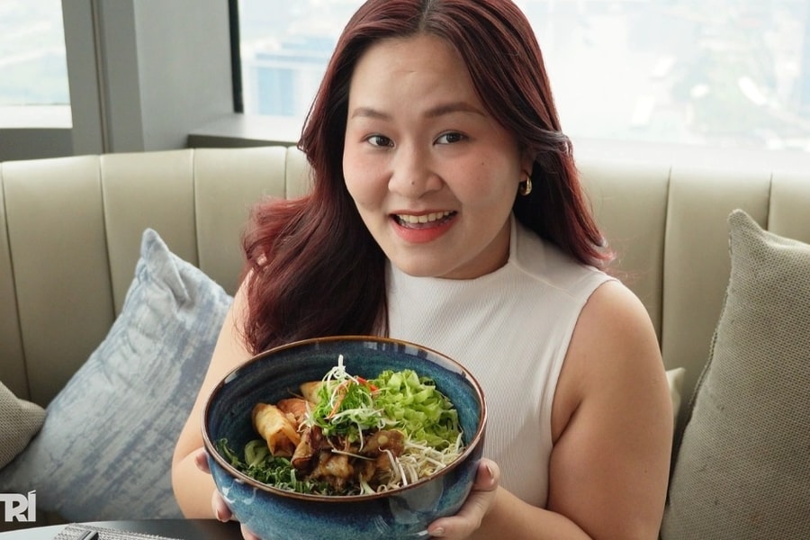 Tô bún thịt nướng giá gần nửa triệu đồng ở TPHCM: Đáng thử hay quá đắt?