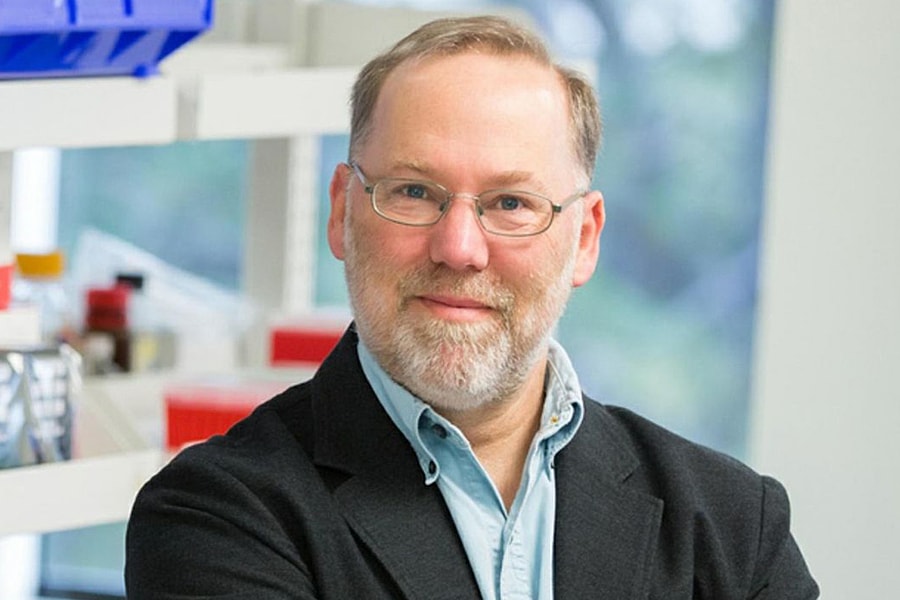 Nhà khoa học tắt điện thoại, lỡ tin đoạt giải Nobel Y sinh 2025