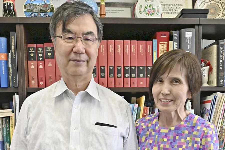 Người vợ 'tào khang' phía sau giải Nobel Y sinh 2025