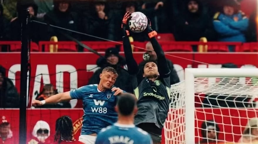 Schmeichel đổi quan điểm về thủ môn mới của Man Utd