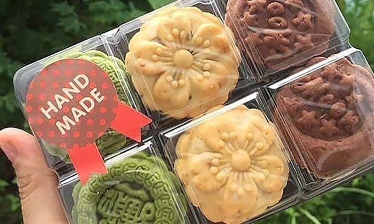 Bánh trung thu handmade 'một vốn, bốn lời'