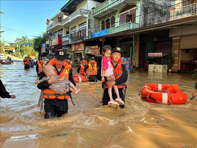 Công an Lạng Sơn ứng trực đảm bảo tuyệt đối an toàn cho người dân