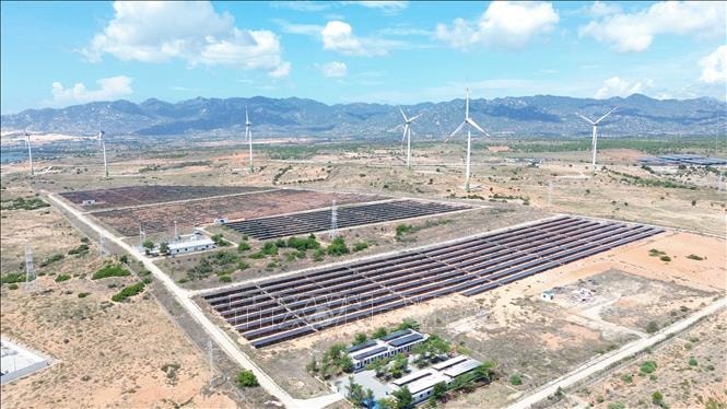 Trục năng lượng xanh vươn ra biển lớn - Bài cuối