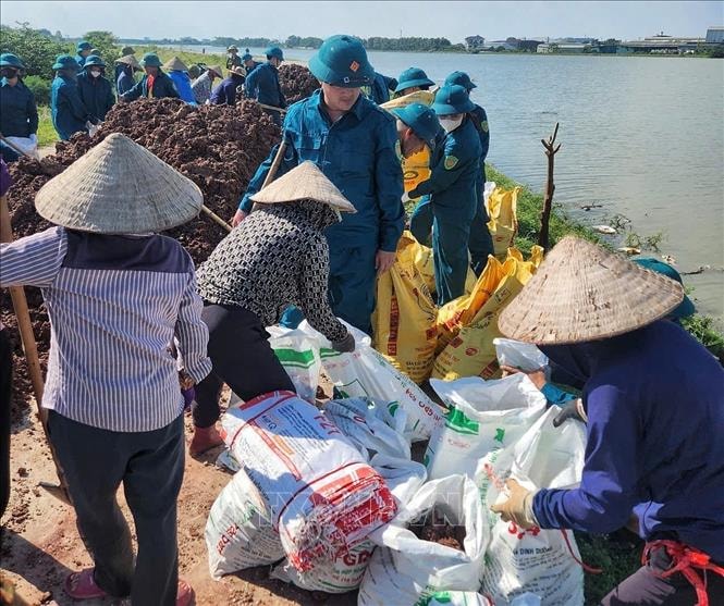 Khẩn trương xử lý khắc phục sự cố vỡ đê bối tại Tiên Lục (Bắc Ninh)