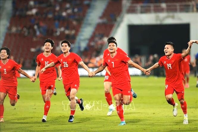 Góc nhìn chuyên gia Đoàn Minh Xương: Bóng đá nước nhà bước tiếp guồng quay mới