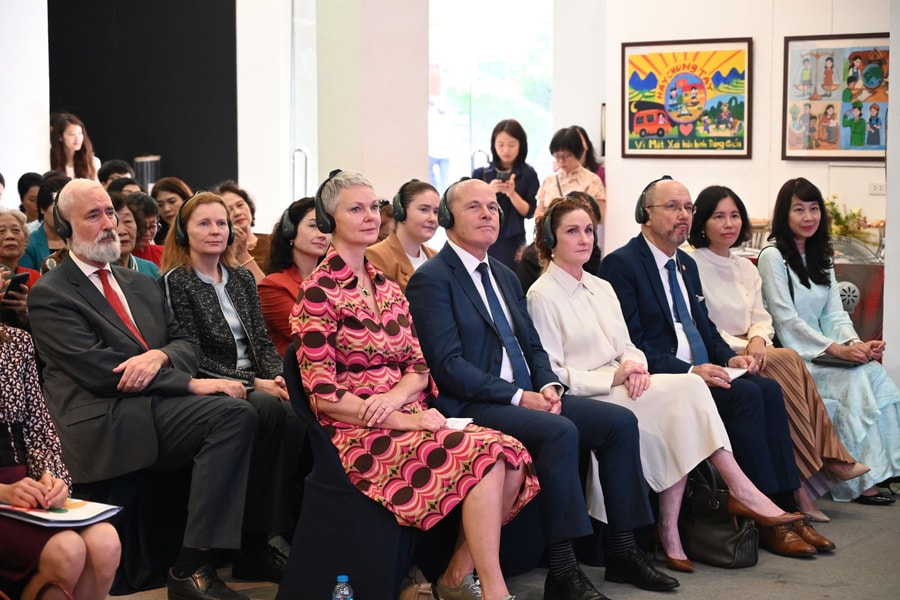 Hội thảo phụ nữ lãnh đạo: Tôn vinh bản lĩnh, tiếp sức hành trình vượt khó