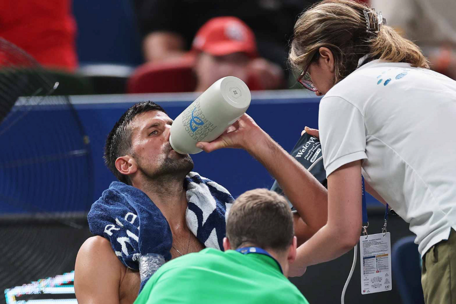 Nhiều VĐV quần vợt hàng đầu thế giới kiệt sức dưới cái nóng tại giải Shanghai Masters 2025