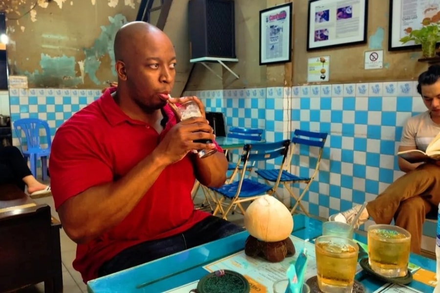 Lao động Mỹ thu nhập 4.000 USD/tháng sống dư dả tại Việt Nam