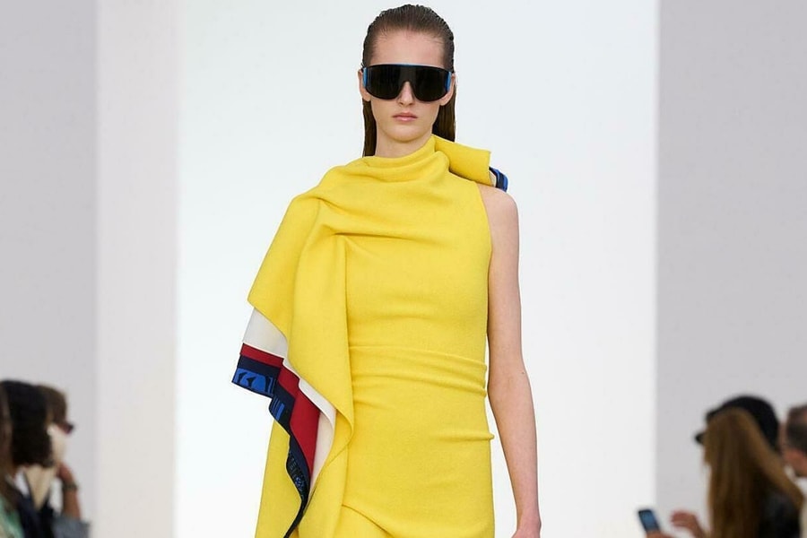 Loewe ra mắt bộ sưu tập thời trang Xuân Hè 2026