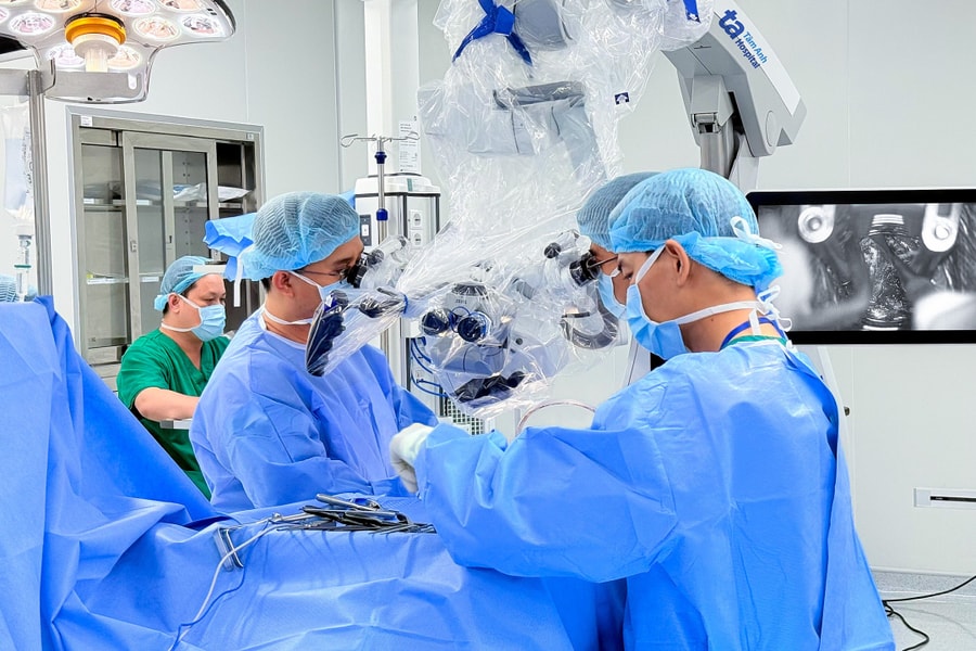 Khối thoát vị đĩa đệm chèn ép tủy cổ và ngực