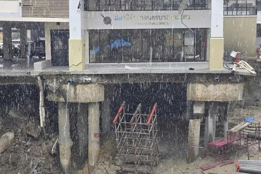 Thái Lan phá dỡ đồn cảnh sát trên miệng hố tử thần