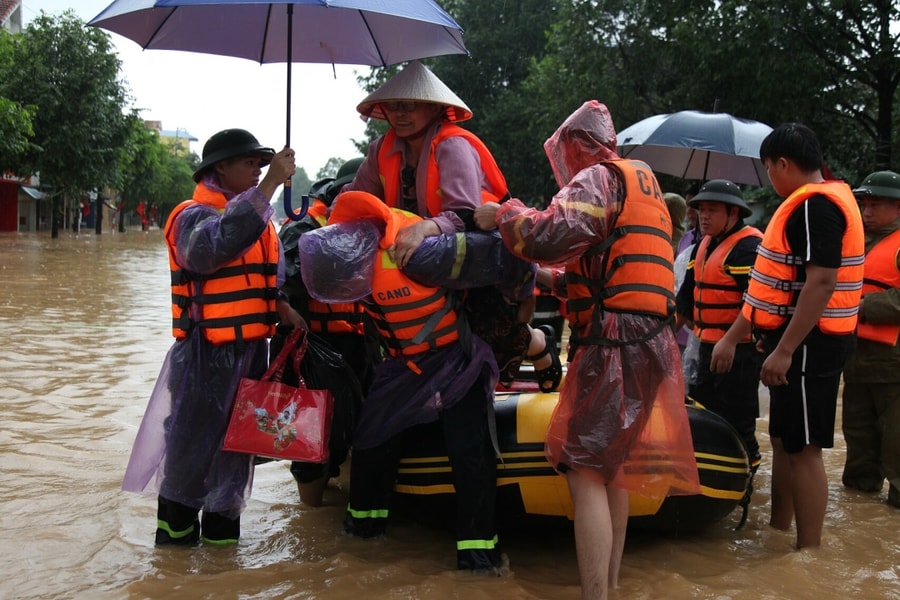 Lũ sông Cầu ở Thái Nguyên vượt mức lịch sử hơn một mét