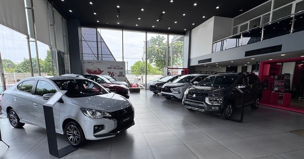 Nhiều mẫu xe 7 chỗ có giá ngang xe 4 chỗ