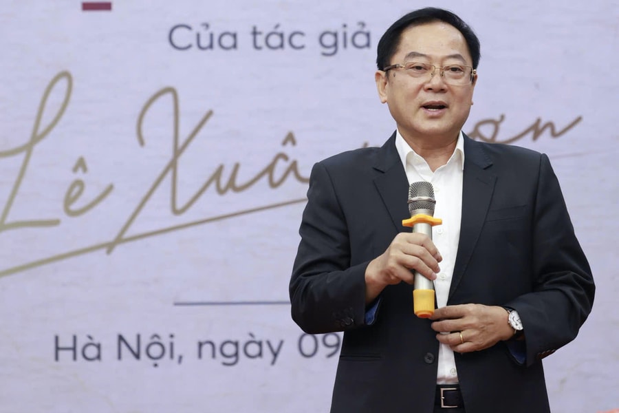 Nhà báo Lê Xuân Sơn ra mắt cùng lúc bộ ba tác phẩm thơ và bút ký