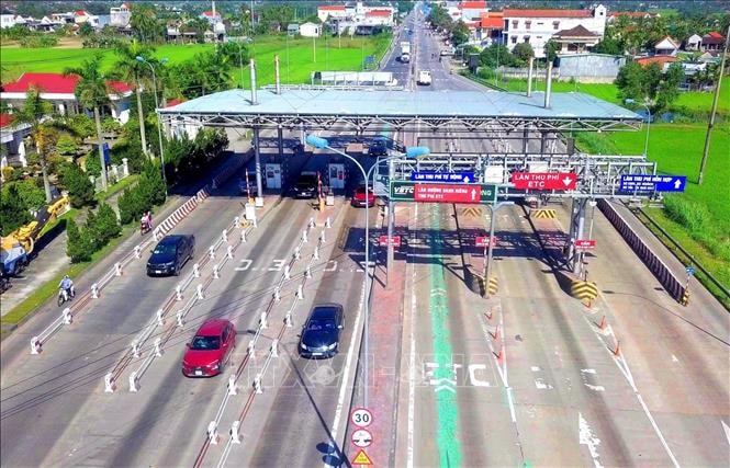 Miễn thu phí sử dụng dịch vụ đường bộ cho các đoàn xe cứu trợ bão, lũ