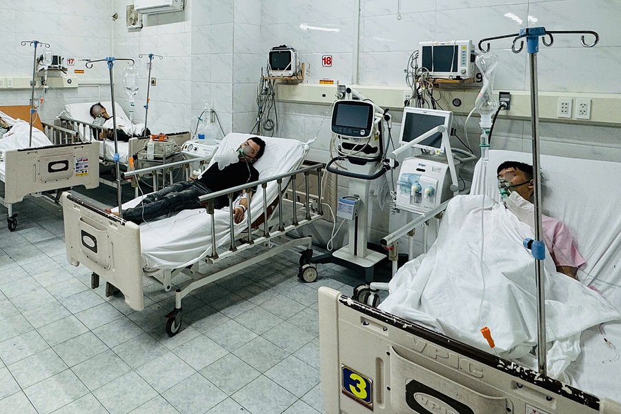 5 người ngất trong phòng kín nhà hàng do ngộ độc khí CO