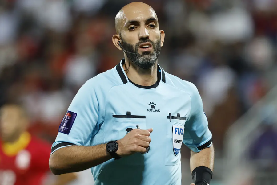 Trọng tài trận Saudi - Indonesia bị chê chuyên môn kém