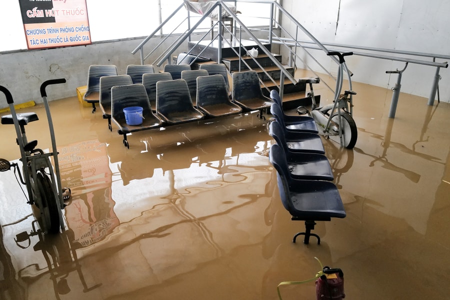 Bên trong bệnh viện bị cô lập ở Lạng Sơn