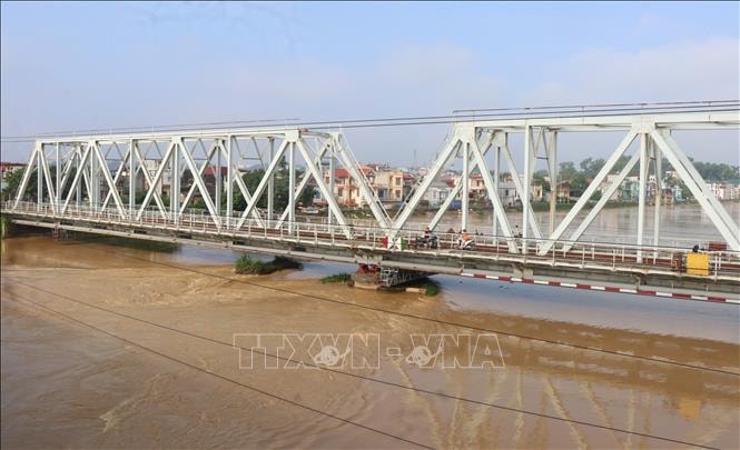 Lũ trên sông Cầu, sông Thương tiếp tục xuống nhưng vẫn trên báo động 3