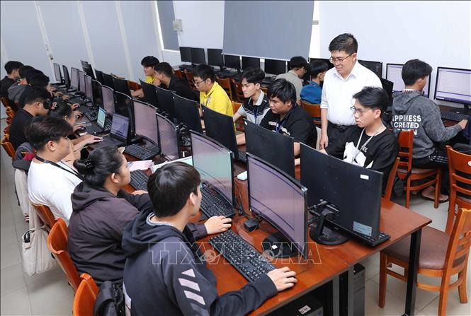 Tây Ninh - Bệ phóng mới ở biên giới Tây Nam - Bài 2: Giải 'bài toán' nhân lực