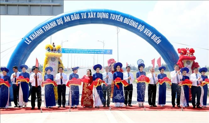 Hưng Yên khánh thành tuyến đường bộ ven biển dài hơn 34 km