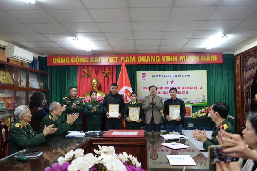 Trả lại tên cho các liệt sĩ bằng phương pháp thực chứng