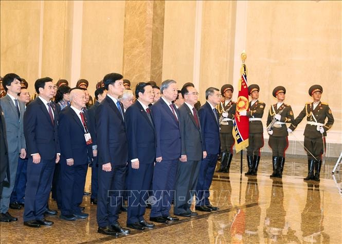 Tổng Bí thư Tô Lâm đặt hoa tưởng nhớ Chủ tịch Kim Nhật Thành, Tổng Bí thư Kim Jong-il