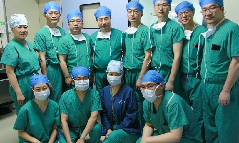 Người đàn ông sống hơn 170 ngày sau ghép gan lợn