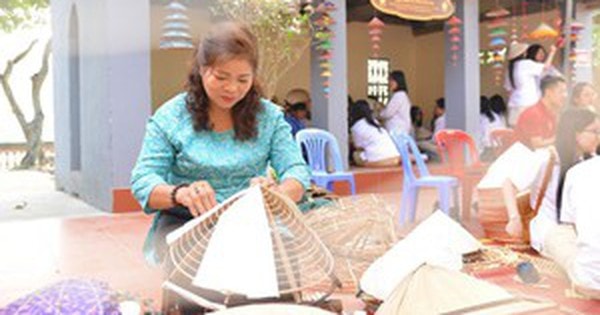 Làng nghề livestream bán hàng trên TikTok