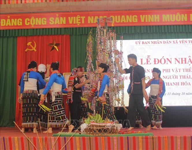 Đón nhận Di sản văn hóa phi vật thể Quốc gia Lễ hội Chá Mùn