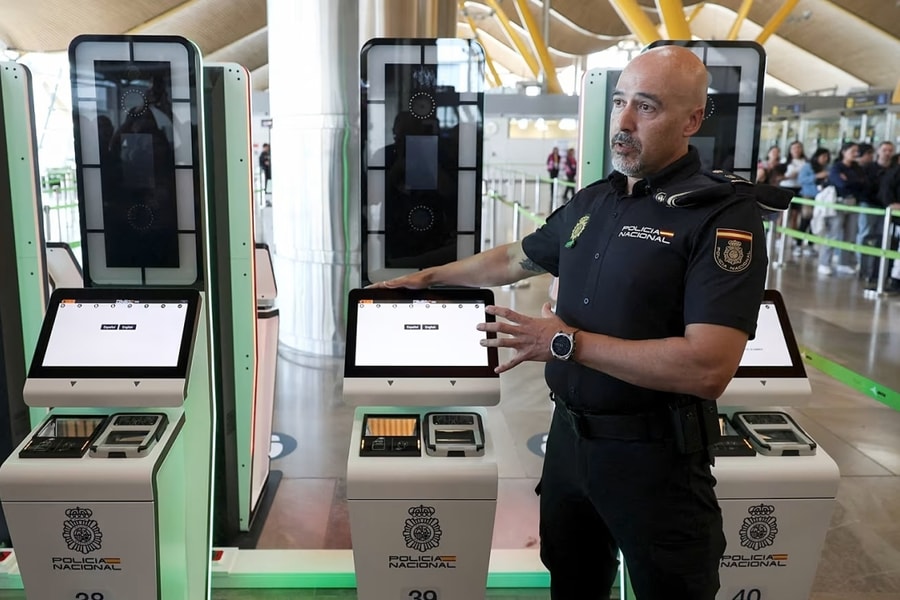 Khách đến châu Âu phải lấy dấu vân tay, chụp ảnh