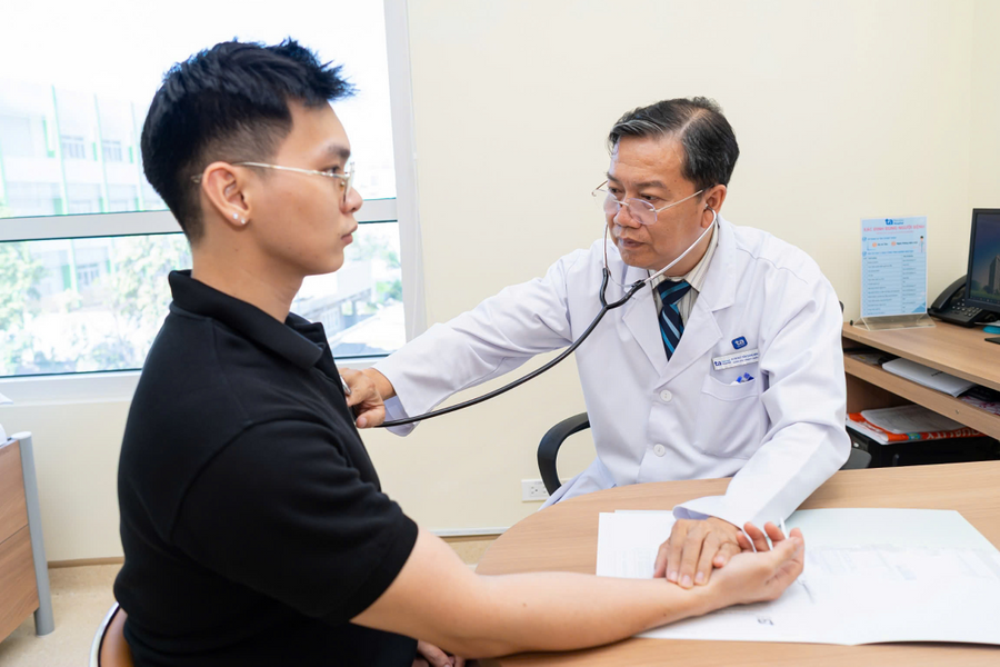 Có nên tự dùng thuốc cảm sốt chữa cúm?