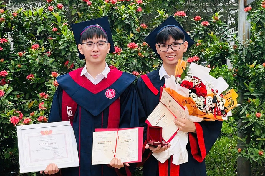 Cặp song sinh chinh phục chương trình tài năng ở Bách khoa Hà Nội