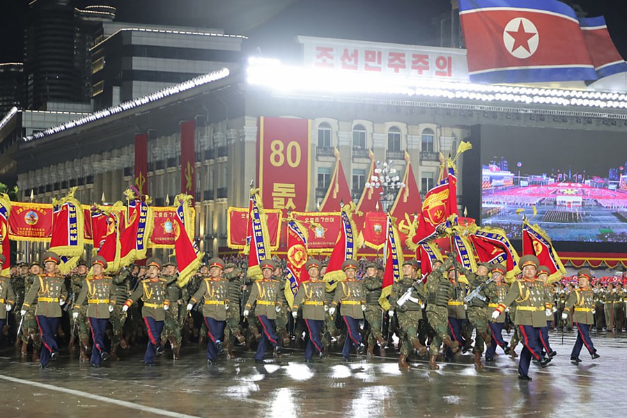 Các đội hình quân nhân, khí tài trong lễ duyệt binh Triều Tiên