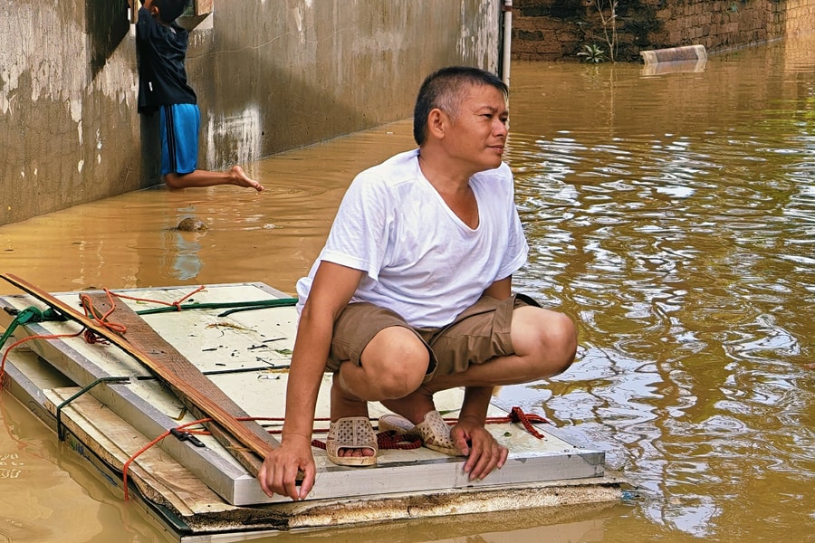 Ba ngày chung sống với lũ sông Thương