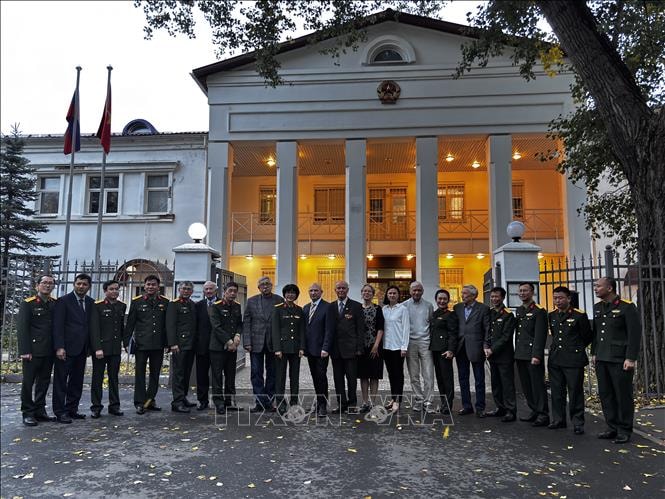 Xúc tiến hoàn thành ấn phẩm song ngữ về quan hệ quốc phòng 7 Việt Nam - LB Nga