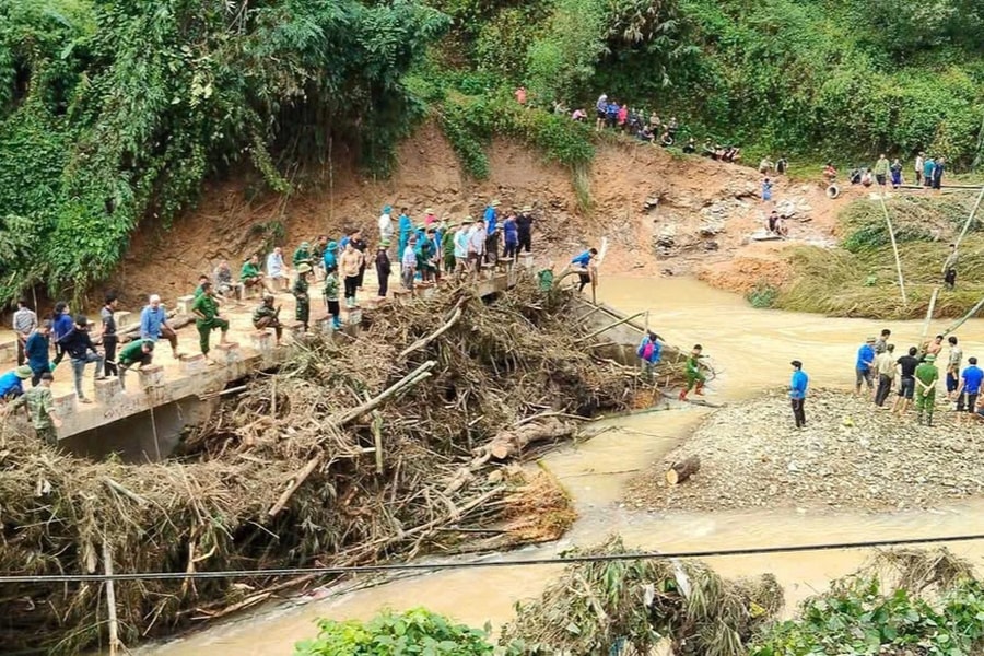 Lũ dữ đánh sập cầu ở Lạng Sơn, nhiều hộ dân bị ảnh hưởng nghiêm trọng