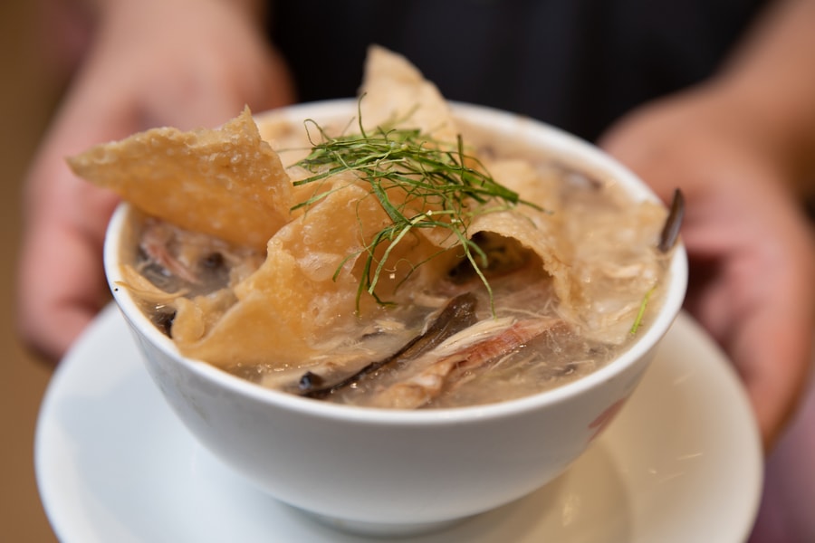 Món súp hơn 400 nghìn đồng gồm 5 loại rắn ở Hong Kong