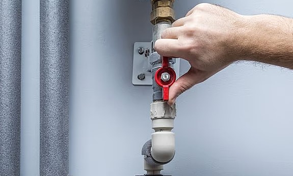 Nhiều người không biết tắt điện, nước, gas khi gặp sự cố